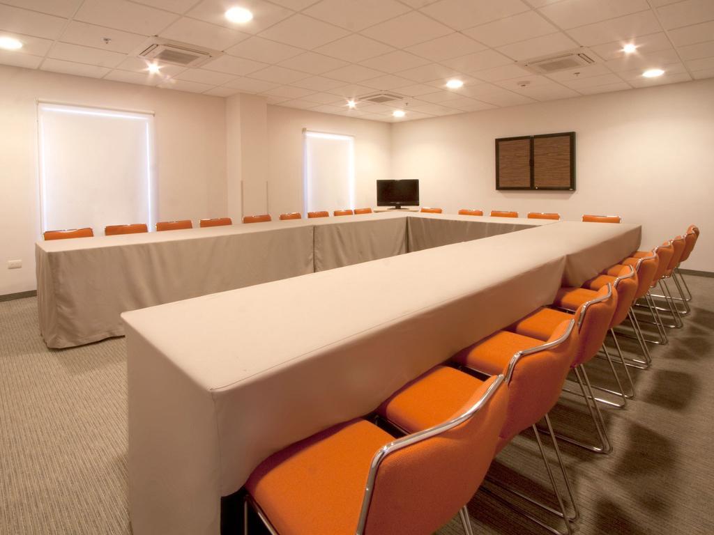 City Express Junior By Marriott San Luis Potosi Zona Industrial Экстерьер фото