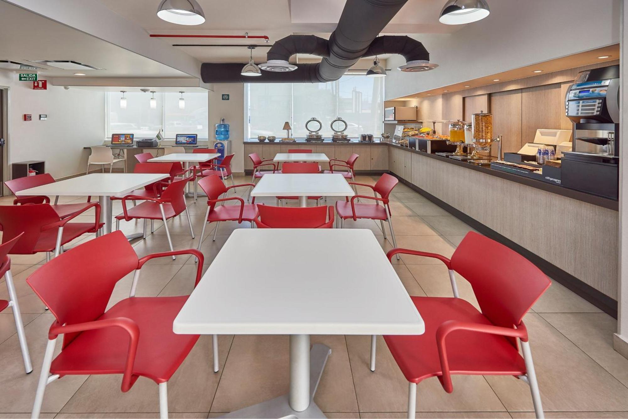 City Express Junior By Marriott San Luis Potosi Zona Industrial Экстерьер фото