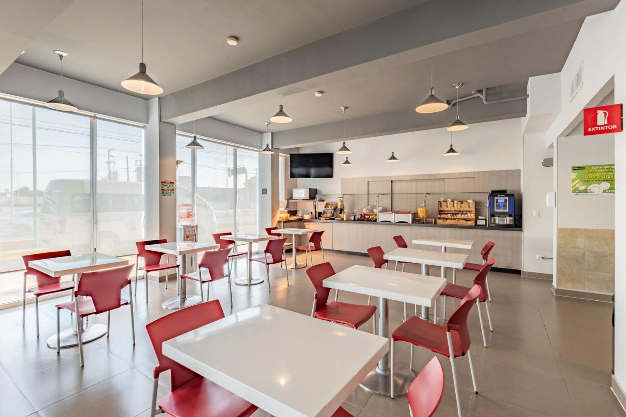 City Express Junior By Marriott San Luis Potosi Zona Industrial Экстерьер фото