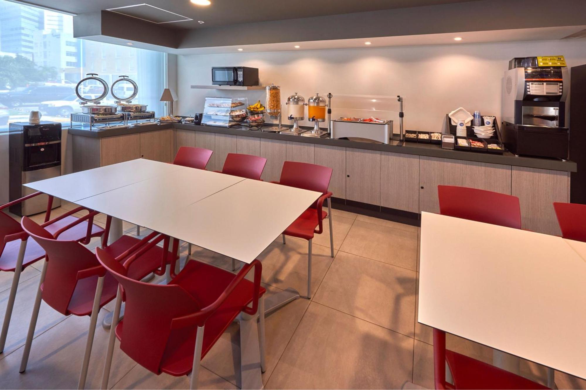 City Express Junior By Marriott San Luis Potosi Zona Industrial Экстерьер фото