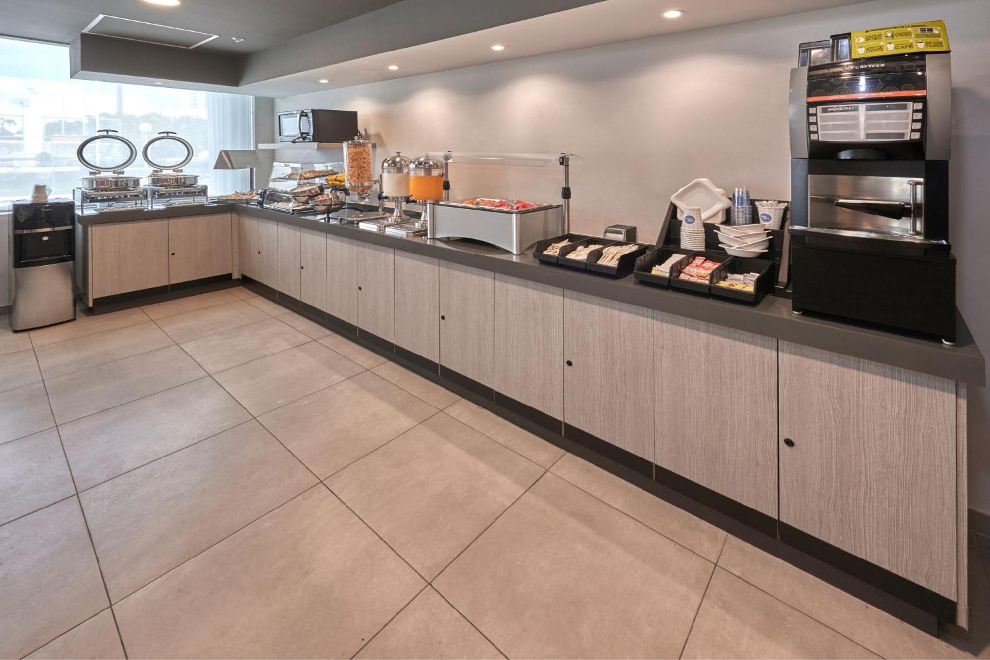 City Express Junior By Marriott San Luis Potosi Zona Industrial Экстерьер фото