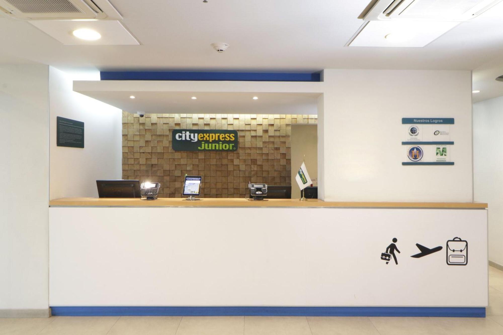 City Express Junior By Marriott San Luis Potosi Zona Industrial Экстерьер фото